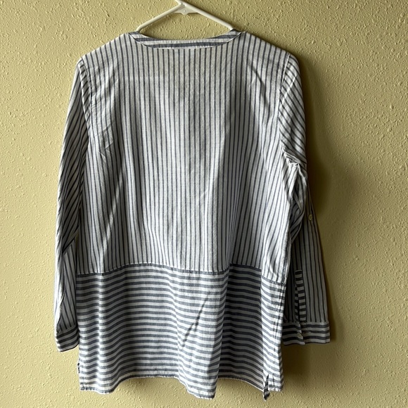 J.Jill cotton button up - Picture 4 of 4
